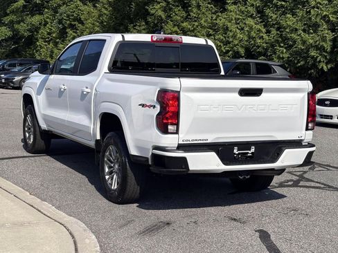 Used 2023 Chevrolet Colorado LT w/ LT Convenience Package II AWD/4WD image 3