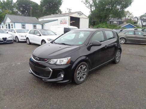 Used 2019 Chevrolet Sonic LT w/ Convenience Package image 2