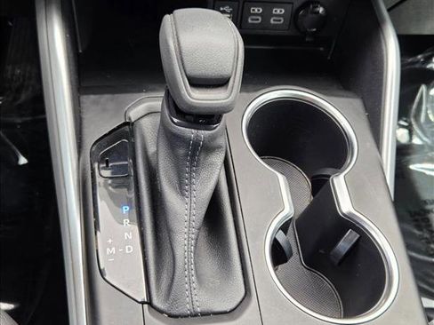 Used 2023 Toyota Highlander L image 13