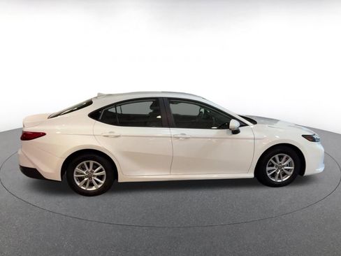 Used 2025 Toyota Camry LE image 16