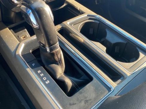 Used 2020 Ford F150 Lariat image 13