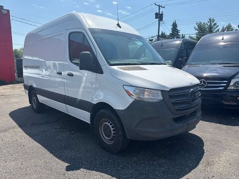 Used 2020 Mercedes-Benz Sprinter 2500 w/ Driver Convenience Package image 10