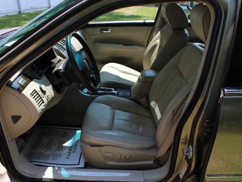 Used 2011 Cadillac DTS image 15