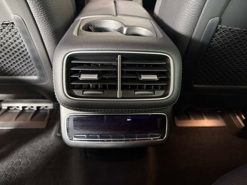 Used 2025 Mercedes-Benz GLS 580 4MATIC image 36