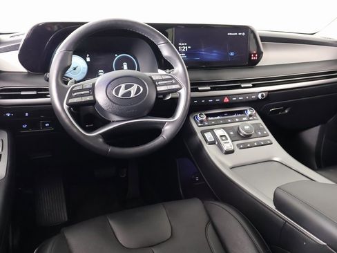 Used 2025 Hyundai Palisade SEL image 2