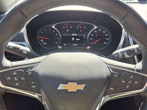 Used 2024 Chevrolet Equinox LT image 18