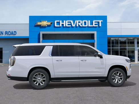 New 2026 Chevrolet Suburban Premier w/ Sun And Tow Package AWD/4WD image 5