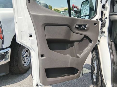 Certified 2023 Ford Transit 250 Medium Roof AWD image 17