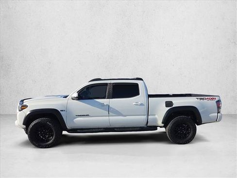 Used 2021 Toyota Tacoma TRD Sport w/ TRD Premium Sport Package AWD/4WD image 8
