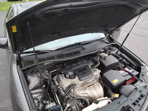 Used 2014 Toyota Camry SE w/ Leather Package FWD image 33