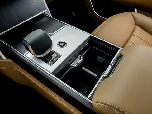 New 2026 Land Rover Range Rover SE AWD/4WD image 32