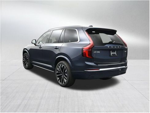 New 2026 Volvo XC90 B6 Plus w/ Protection Package Premier AWD/4WD image 3
