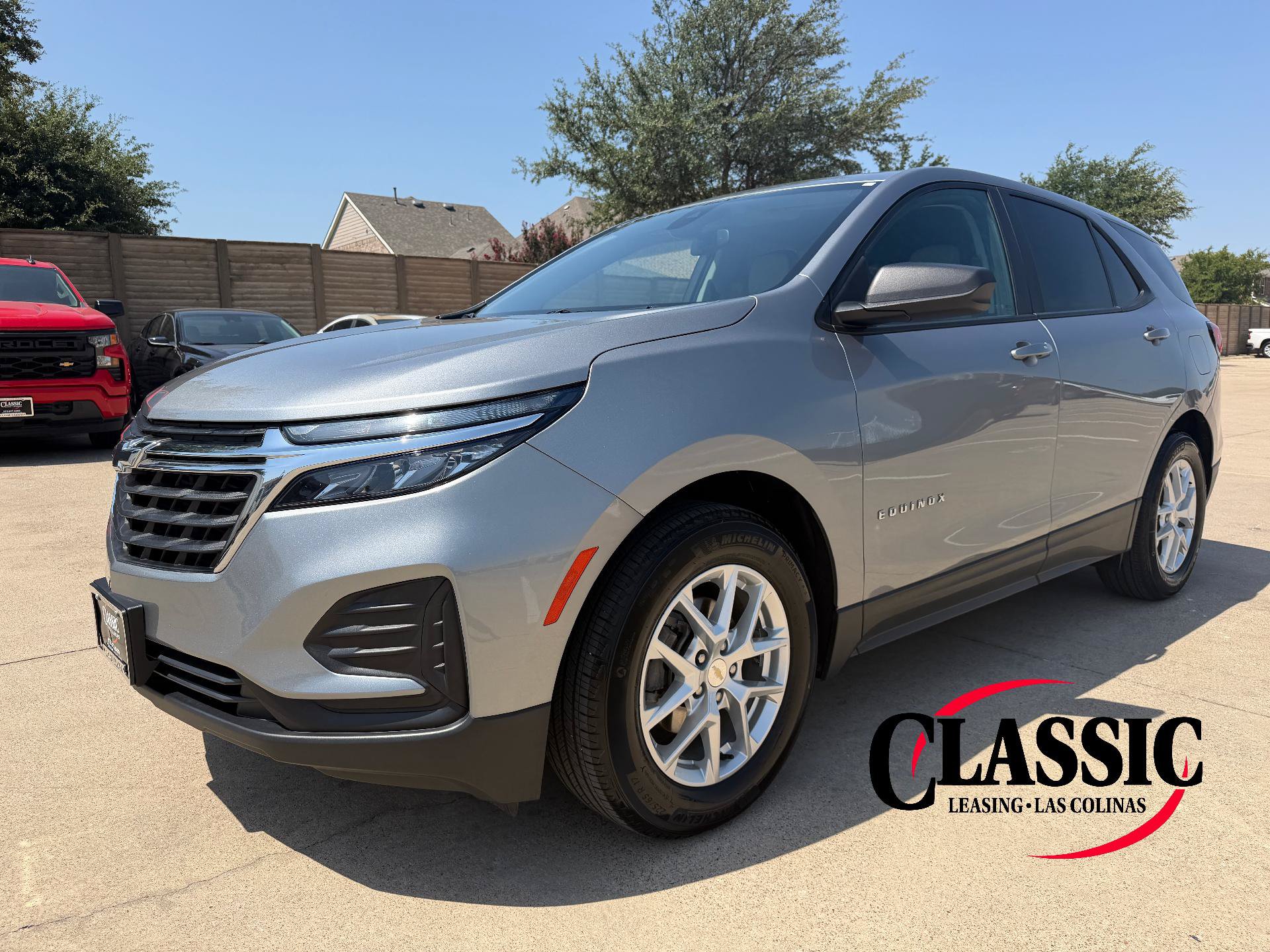 Used 2023 Chevrolet Equinox LS w/ LS Convenience Package FWD image 1