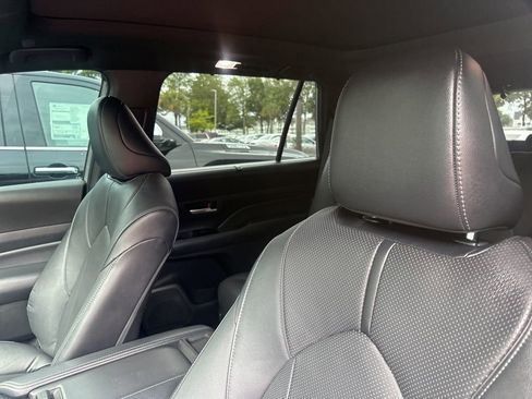 Used 2025 Toyota Grand Highlander AWD Hybrid image 3