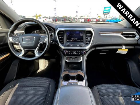 Used 2023 GMC Acadia SLE image 7