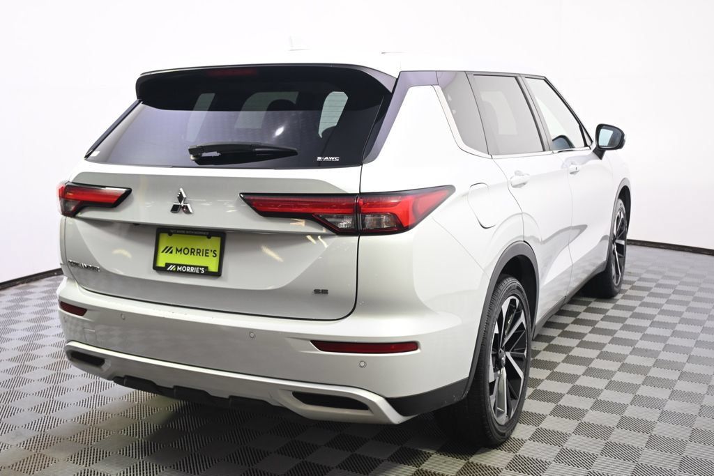 Used 2024 Mitsubishi Outlander SE AWD/4WD image 6