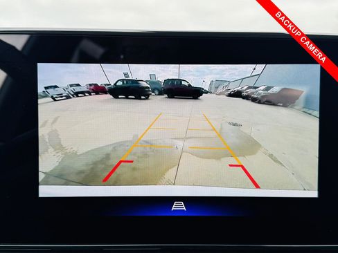 Used 2025 Chevrolet Trax LT w/ LT Convenience Package image 9