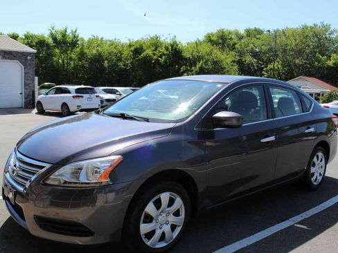 Used 2015 Nissan Sentra SV FWD image 1