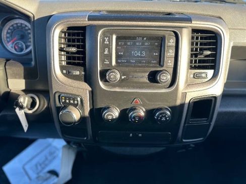 Used 2017 RAM 1500 Express RWD image 10