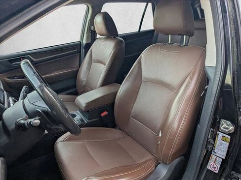 Used 2017 Subaru Outback 3.6R Touring w/ Popular Package #5A image 16