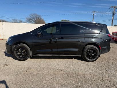 Used 2020 Chrysler Pacifica Limited w/ Advanced Safetytec Group