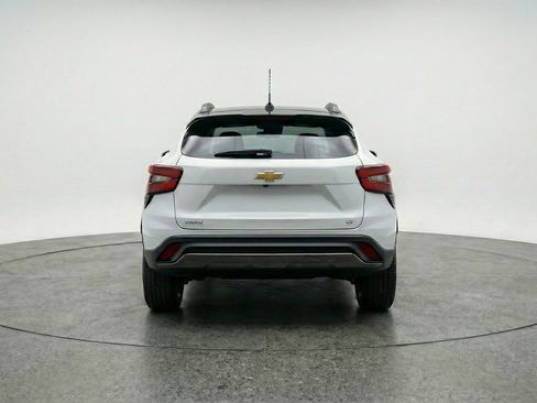 Used 2025 Chevrolet Trax LT image 7