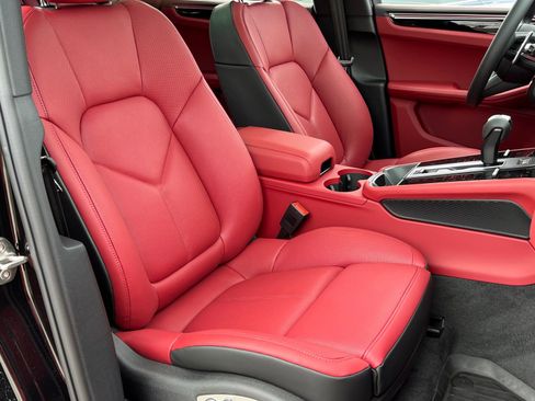 New 2026 Porsche Macan image 16