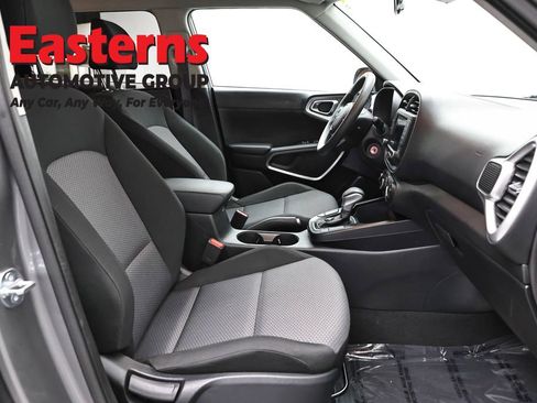 Used 2025 Kia Soul LX w/ LX Technology Package image 24