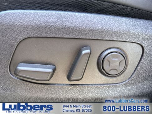 Used 2026 Kia Carnival FWD image 12