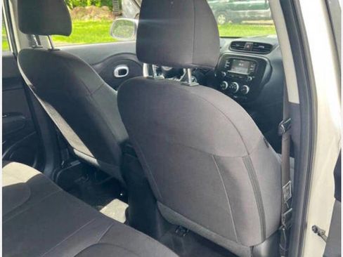 Used 2019 Kia Soul FWD image 5