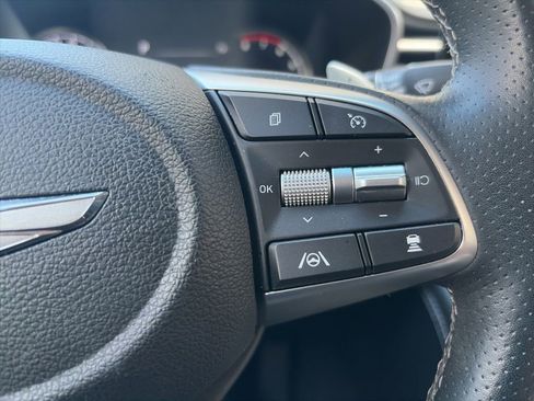 Used 2022 Genesis G70 3.3T RWD image 12