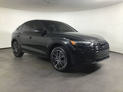 Used 2023 Audi SQ5 Prestige w/ Prestige Package AWD/4WD image 9