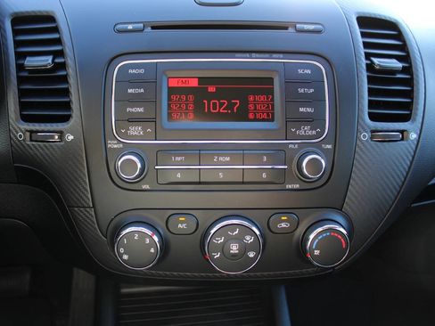 Used 2015 Kia Forte Koup EX FWD image 29