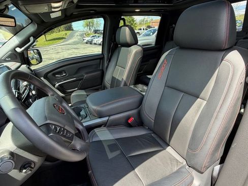 Used 2024 Nissan Titan PRO-4X w/ Pro-4x Convenience Package image 6