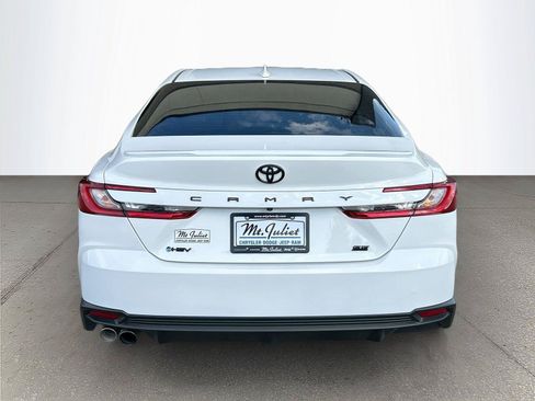 Used 2025 Toyota Camry SE w/ Convenience Package FWD image 5