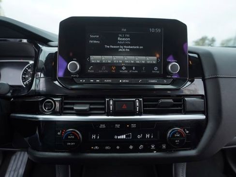 Used 2023 Nissan Pathfinder SV image 29