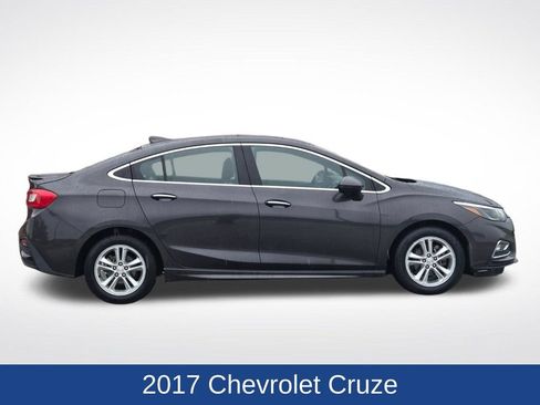 Used 2017 Chevrolet Cruze Premier FWD image 2