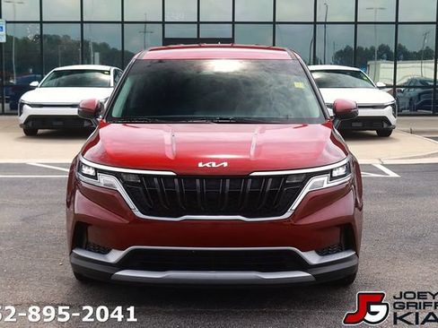 Certified 2024 Kia Carnival LX FWD image 2