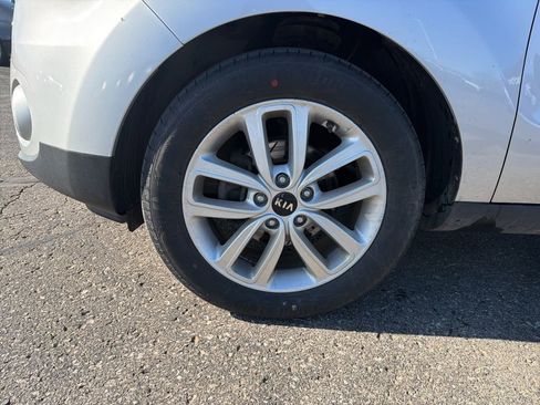 Used 2018 Kia Soul + image 4