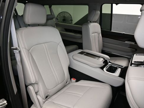 Used 2024 Jeep Grand Wagoneer L Base image 55