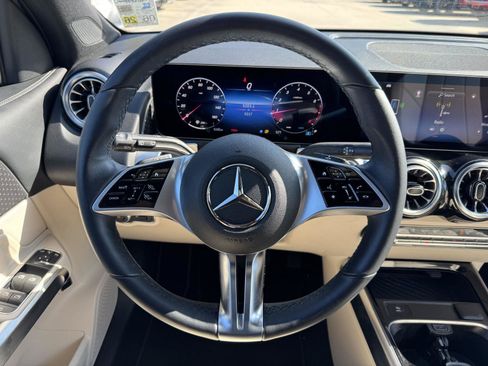 Certified 2025 Mercedes-Benz GLB 250 image 10
