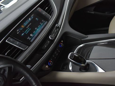 Used 2019 Buick Enclave Essence image 28