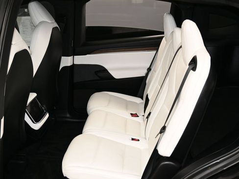 Used 2022 Tesla Model X AWD/4WD image 35