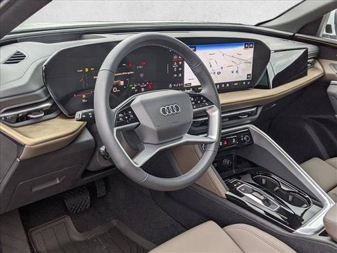 New 2025 Audi Q5 Premium Plus AWD/4WD image 3