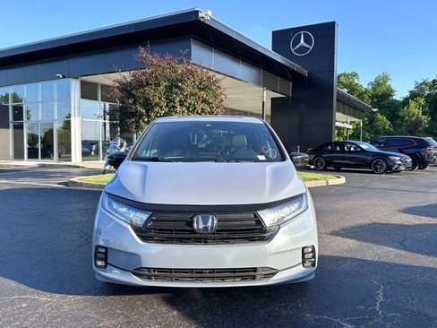 Used 2023 Honda Odyssey Sport image 2