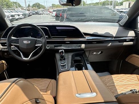 Certified 2022 Cadillac Escalade ESV Premium Luxury w/ Performance Package AWD/4WD image 21