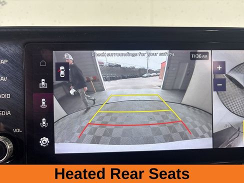 Used 2023 Kia Sorento SX AWD/4WD image 16