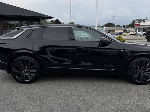Used 2024 Cadillac Lyriq Sport RWD image 19