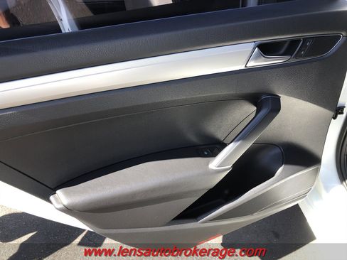 Used 2017 Volkswagen Passat 1.8T S image 16