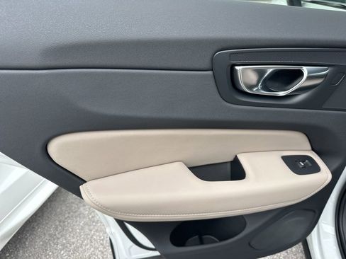 New 2026 Volvo XC60 B5 Core image 14